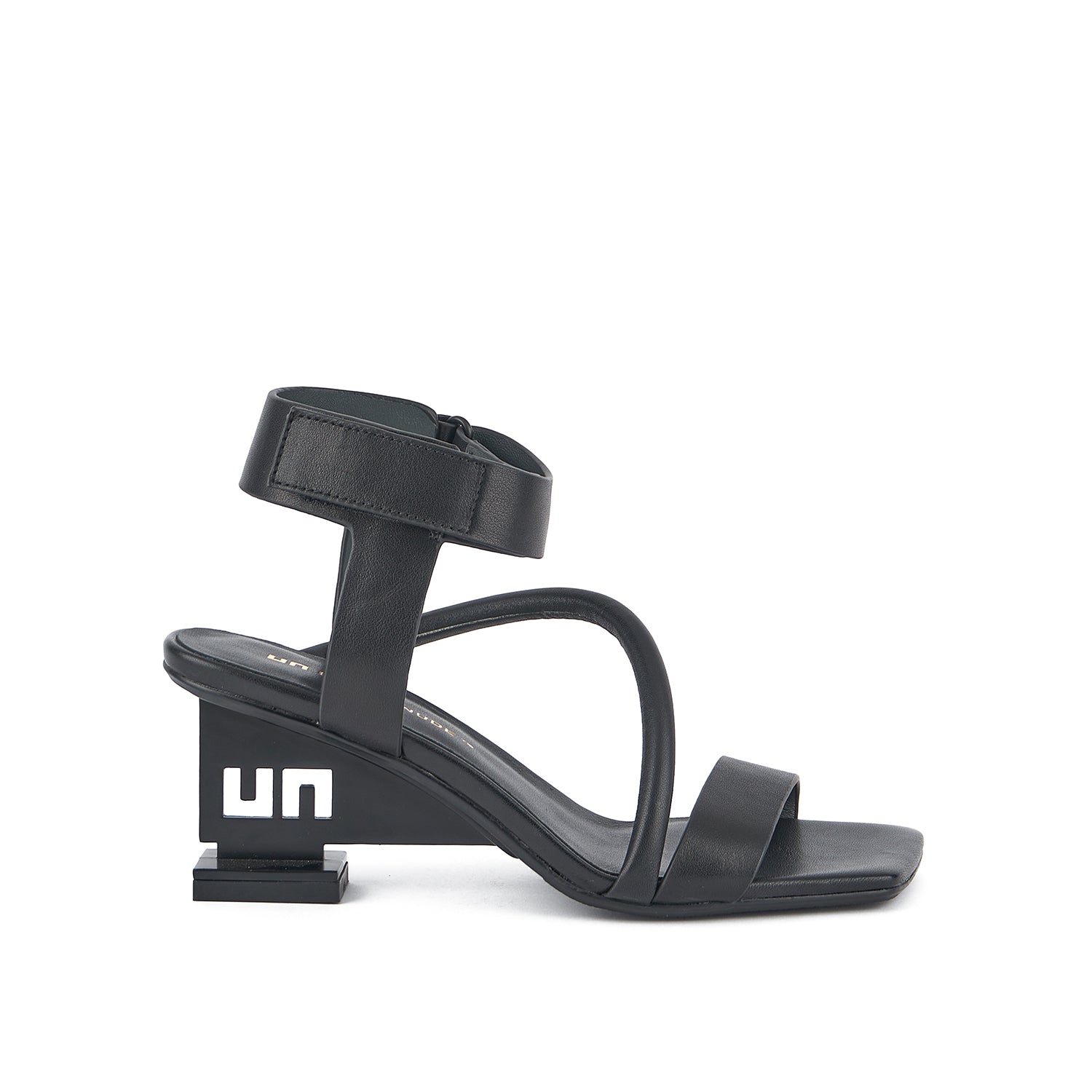 UN Sandal Mid