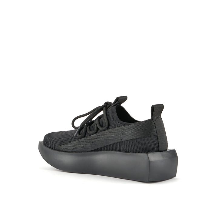 wa sneaker lo black angle in view