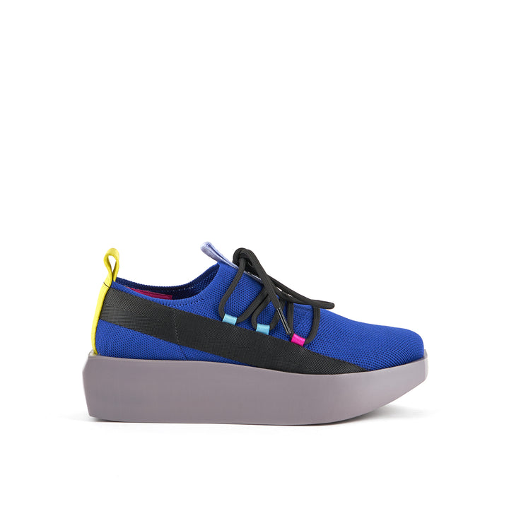 wa sneaker lo tokyo outside view