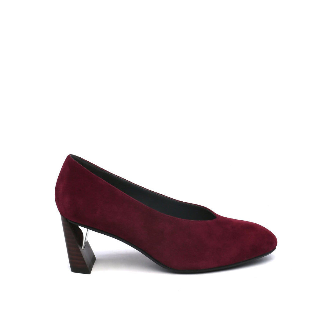 zink pump mid burgundy out view