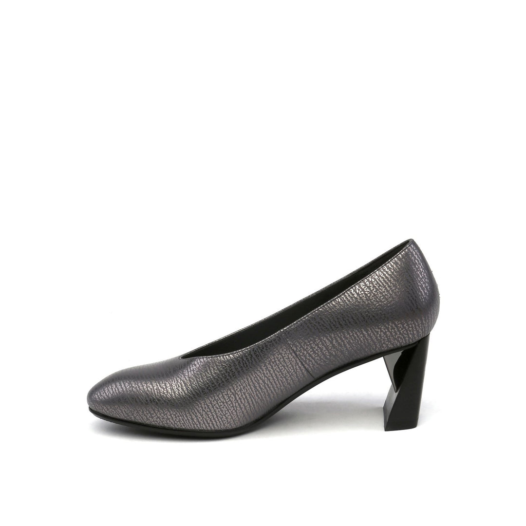 zink pump mid gun metal in view