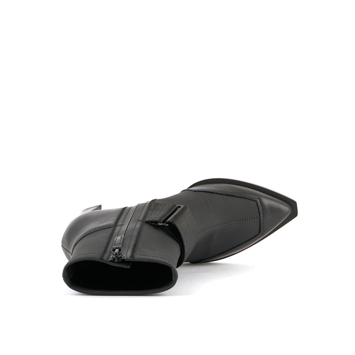 zink run bootie mid black top view